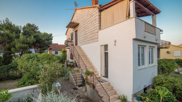 Apartman u centru Supetra blizu plaže image 4