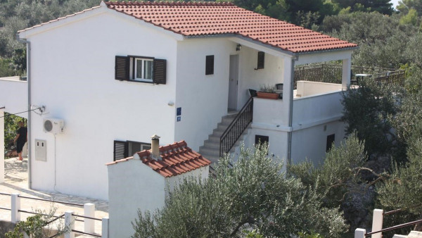 A2 image 1