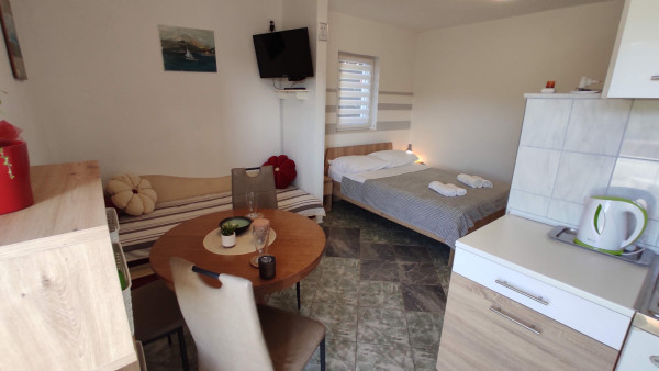  Studio apartman 2+1 island Ciovo | Slatine image 8