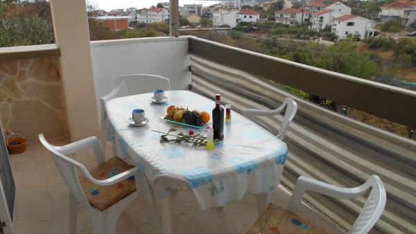  Studio apartman 2+1 island Ciovo | Slatine image 23