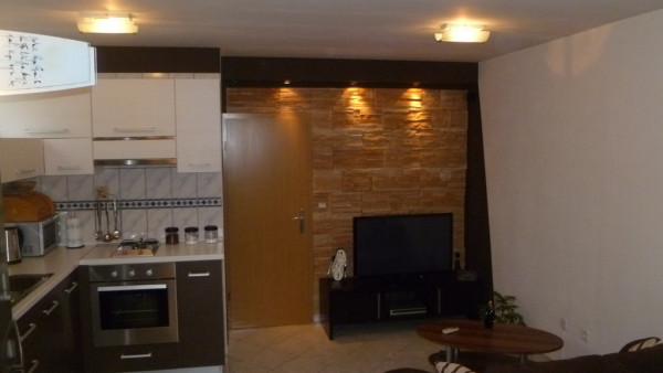 Attractive apartment D image 2