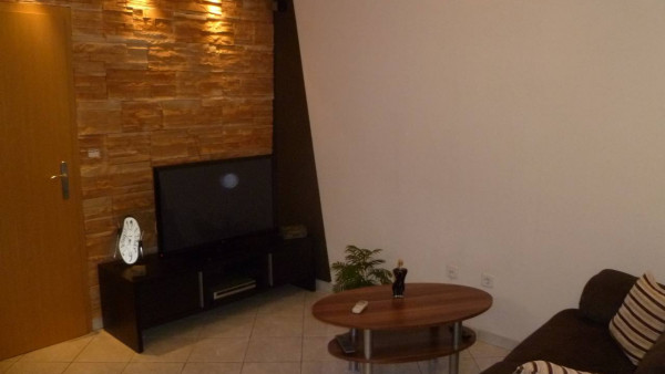 Attractive apartment D image 3