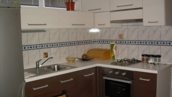 Attractive apartment D image 5