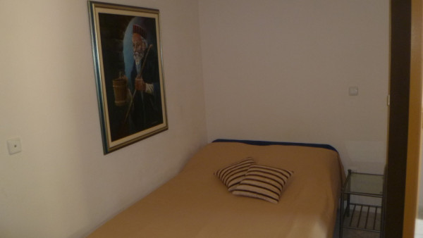 Attractive apartment D image 6