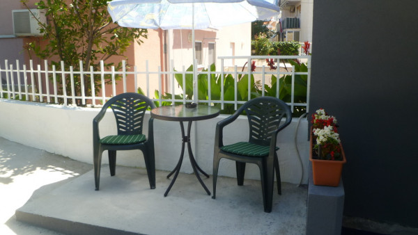 Attractive apartment D image 12